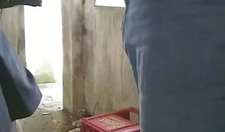 Моя сестра порно сестри і брата змушує свого брата кінчити