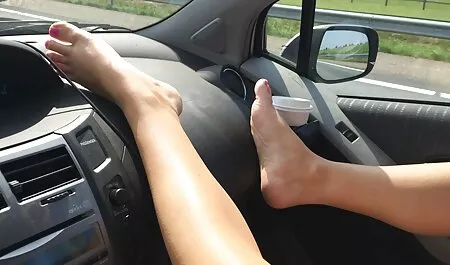 П'яна дівчина пішла в туалет sex sestra video до мого батька