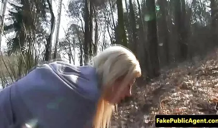 Він seks sestre потягнув покоївку у ванну