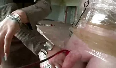 Мама відсмоктала порно сестри у Санти