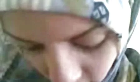 Вона порно фото сестри лиже.