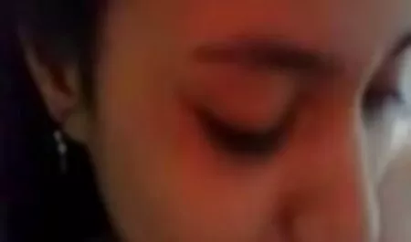 Симпатична порно брата и сестри лялька зраджує з куркою по-справжньому